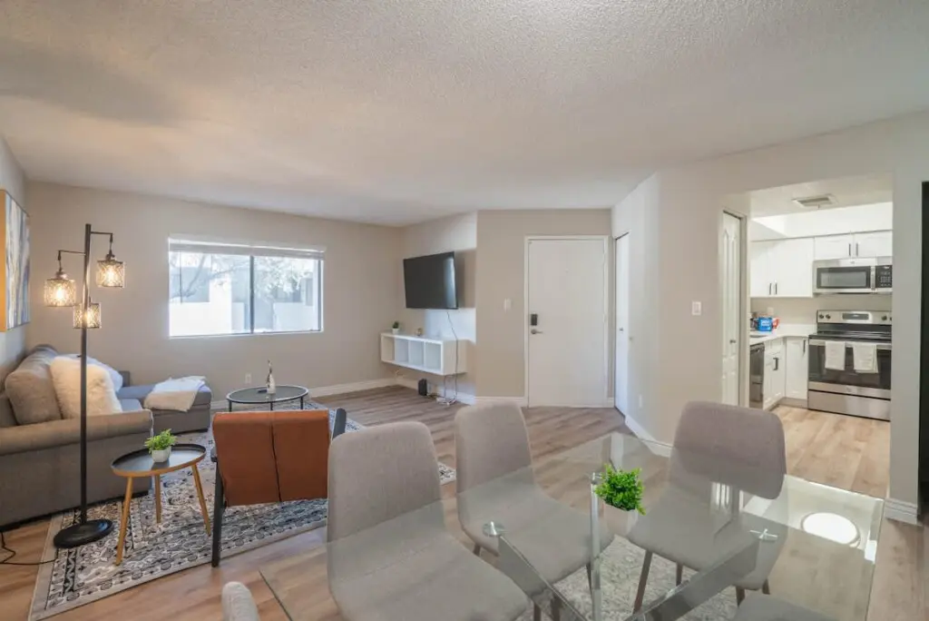 0063c7e7 a21b 4e TlO9w.jpg