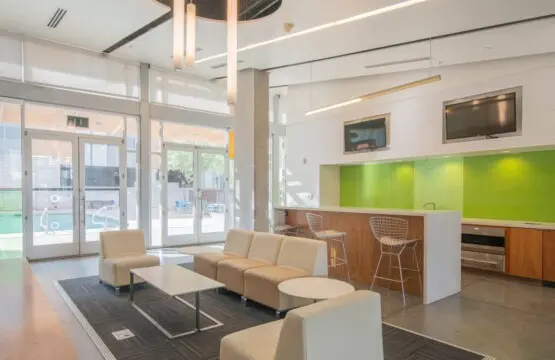 00e6f70d c05c 4c ObS9a.jpg