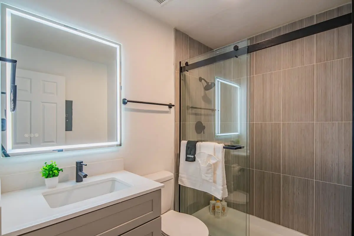 020c3f1a e6b9 43 N GOQ.jpg