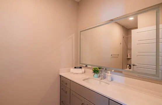 02a2811f ee6e 4e GIWD0.jpg