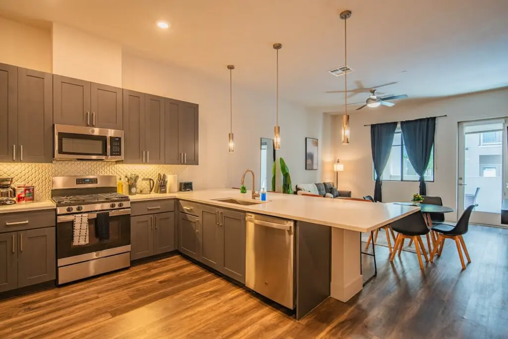 05952bcc 0786 48 gCAdc.jpg