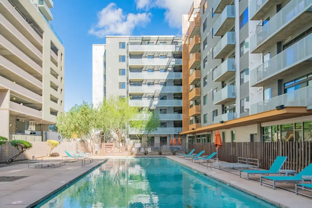 123e6a3d 24f7 4f et6Qz.jpg