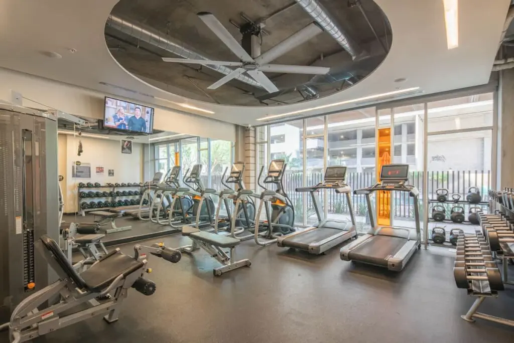 14757673 8a8a 46 IM2WC.jpg