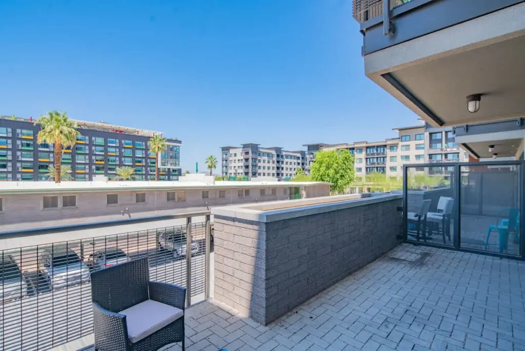 177e7a1f f8f2 41 azkq .jpg