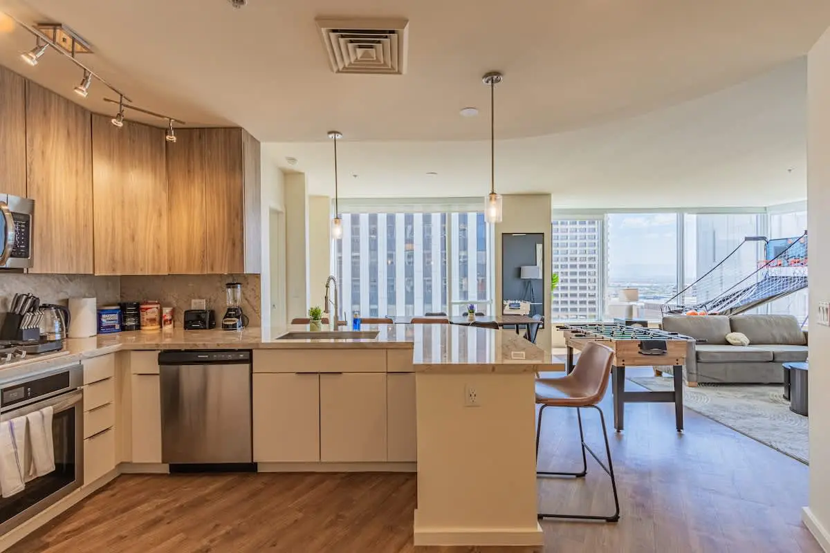 17a0183e 6f19 40 pjPo9.jpg