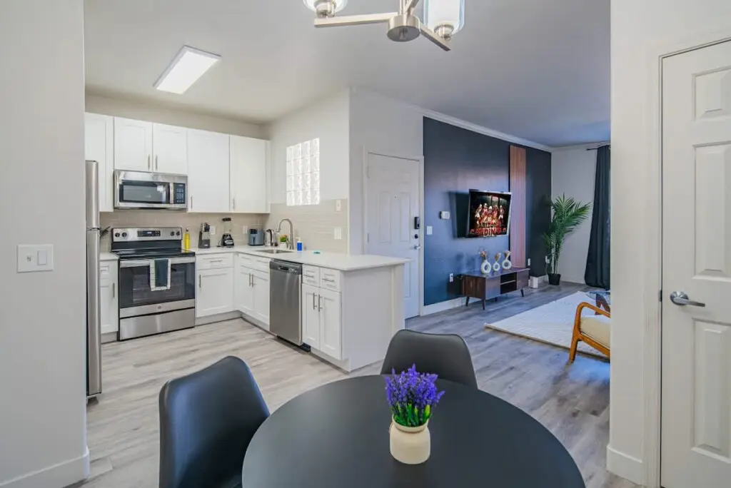 18b9e347 e663 4b TmzBS.jpg