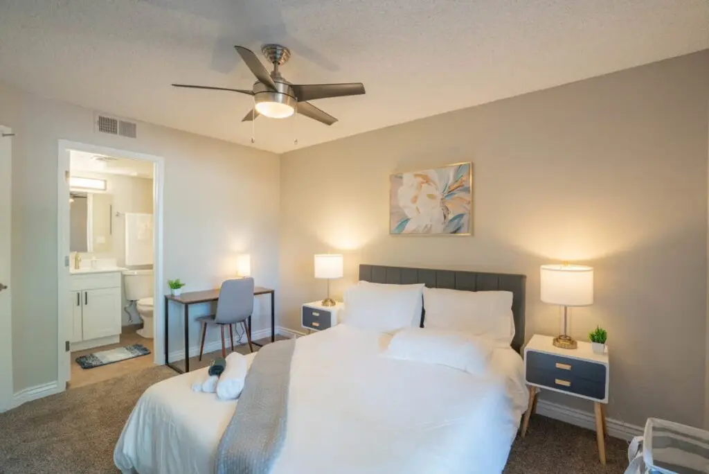 1b4ddbf7 13da 42 XJ q.jpg