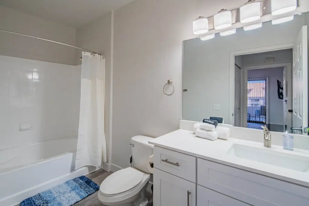 1e0af2f5 b4d5 42 kTd2q.jpg