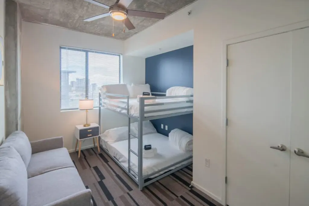 27702336 4491 49 XGmiy.jpg