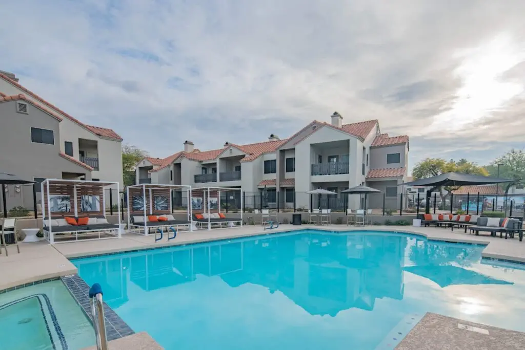 281ff6ca c38e 4f u9eAT.jpg