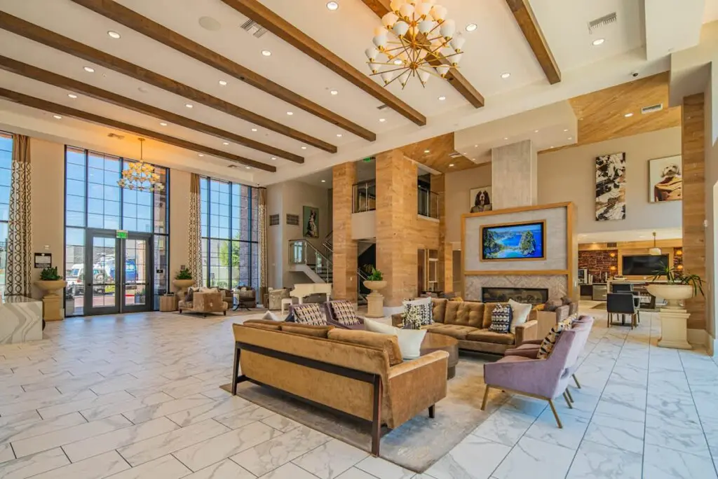 2887e2f9 c2ab 4a VVY38.jpg