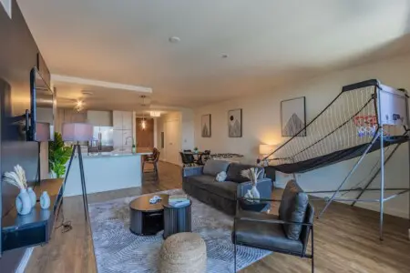 29c06828 98aa 43 ovQ42.jpg