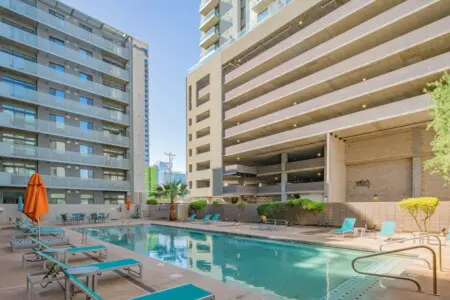 2a5bc047 43cb 4f iIgpE.jpg