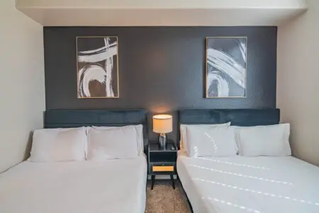 2a67521c 32ae 4c EamFt.jpg