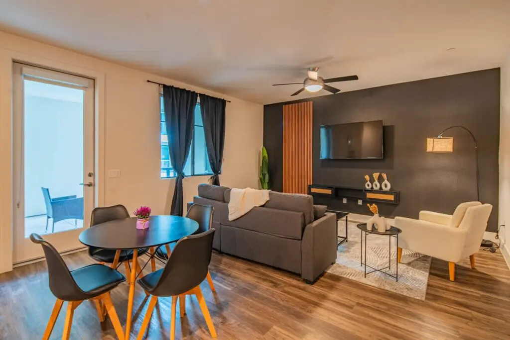 2f3633ea 9790 4f PIOzP.jpg