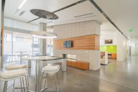 31f8d7b5 ae7a 4c CTy7U.jpg