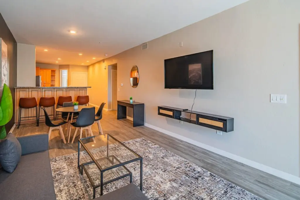 328b008c 29c8 4f x 0sS.jpg