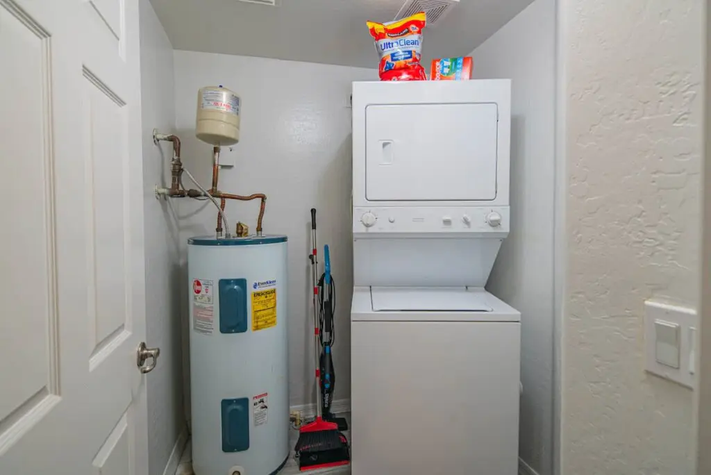 39331763 711c 4e 57Mq6.jpg