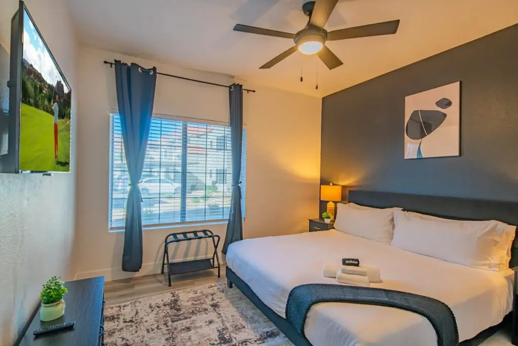 41b771fc ed21 41 eoRzf.jpg