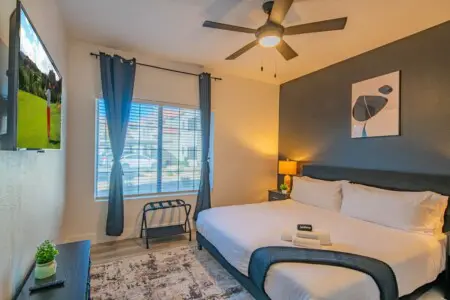 41b771fc ed21 41 eoRzf.jpg