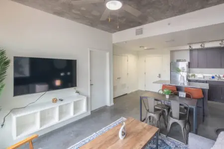 4244e61e ec4b 4c gJMbB.jpg