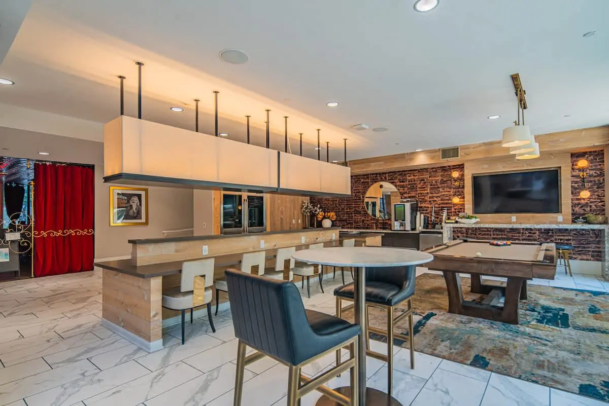 4354fc15 56bc 49 UZzCF.jpg