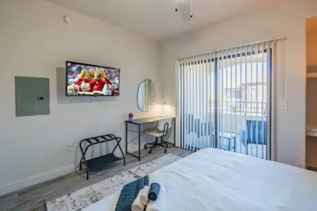 44376207 7b91 4a 9MyHC.jpg