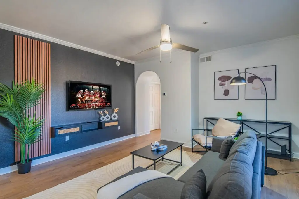 48d49d5c 10e9 4c qhUlJ.jpg