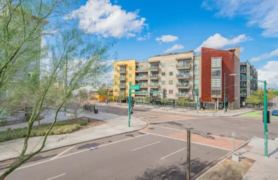 49df17cb 0176 4d 5Vqcs.jpg