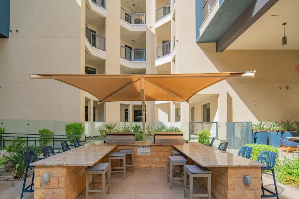 4c512212 14d6 42 UThU4.jpg