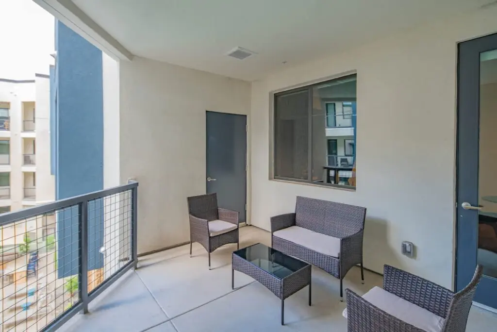 4e1bcba1 293c 49 Ov3Fn.jpg