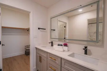 4fff1cf2 2174 4d 5pnRA.jpg