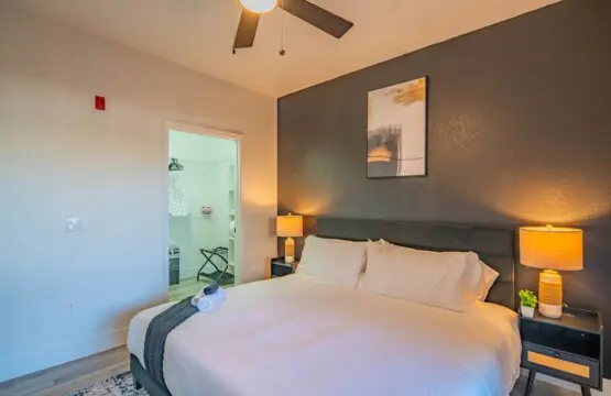 5347abbc f2c5 4b E PCr.jpg