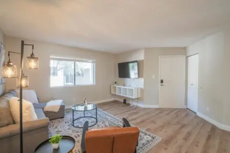 568fe380 7e0b 4c lx2gZ.jpg