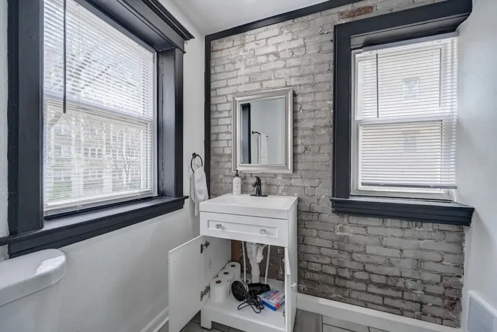 57fb7eb6 bb8c 43 HV8LW.jpg