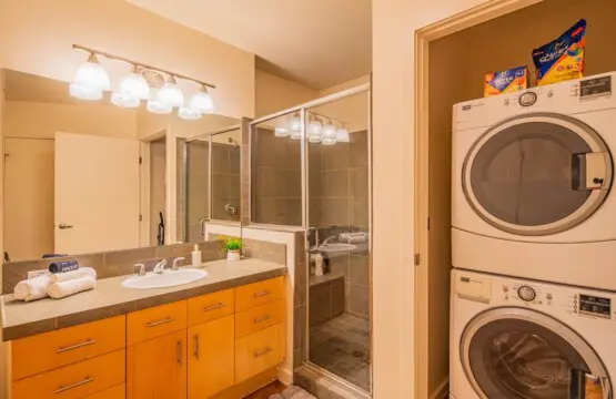 5b5c90fb 0785 4a Glf3d.jpg