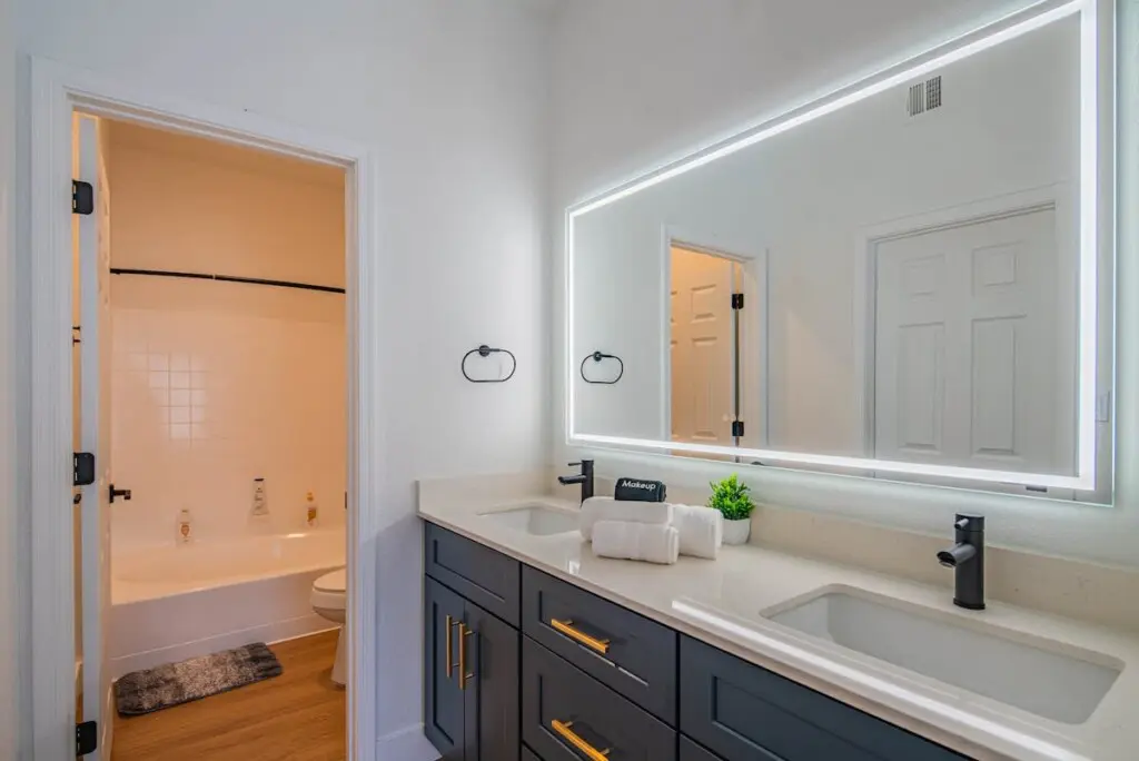 5f824e55 ac63 48 wquh9.jpg