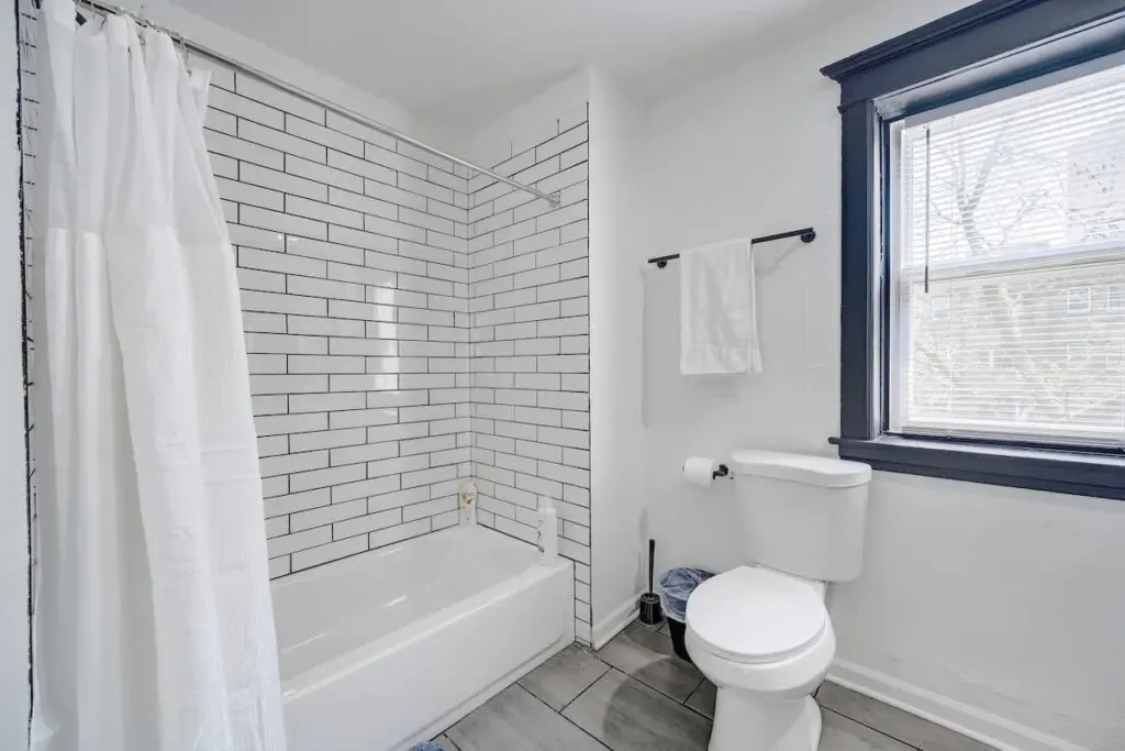 603c8b2a 8290 40 REvPF.jpg