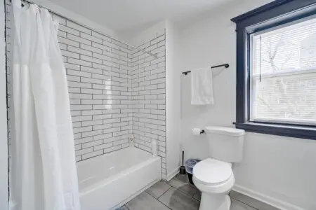 603c8b2a 8290 40 REvPF.jpg