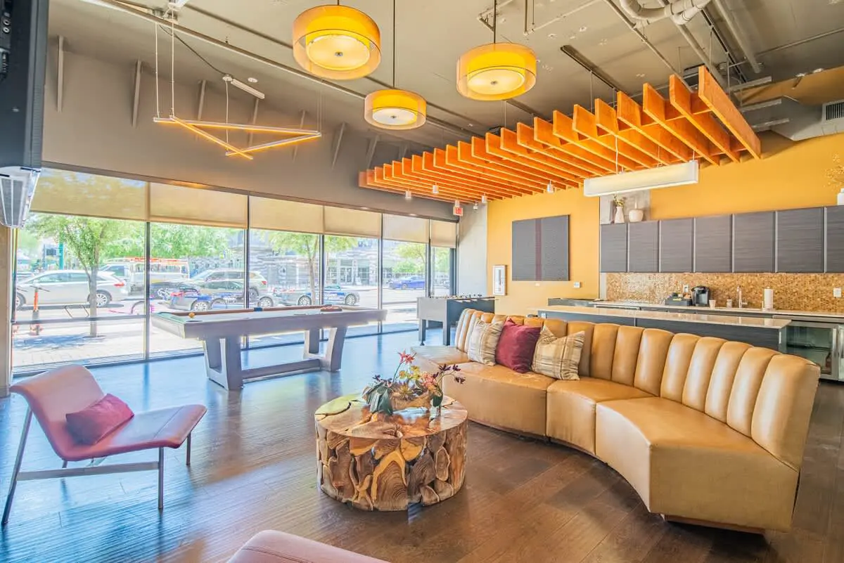 62776542 4fd9 4a 2hq3B.jpg