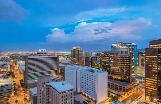 6498b2ee 84bb 4e GMcTh.jpg