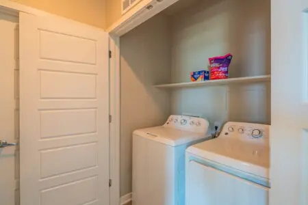 6923a2fe ff32 4f pMZq .jpg