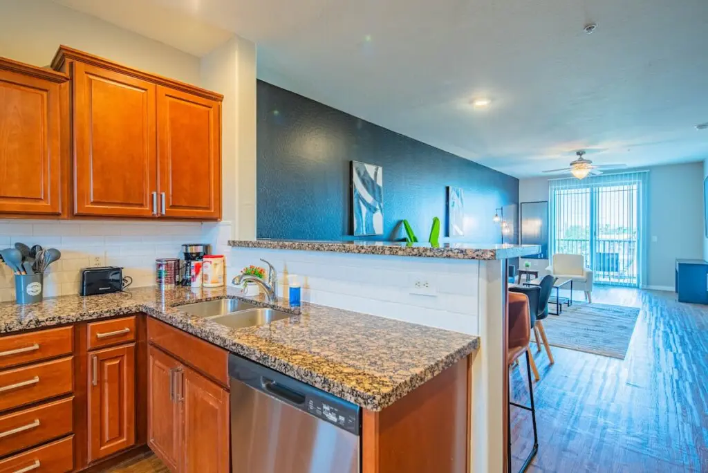 6fb17796 8dc7 44 PtHDH.jpg