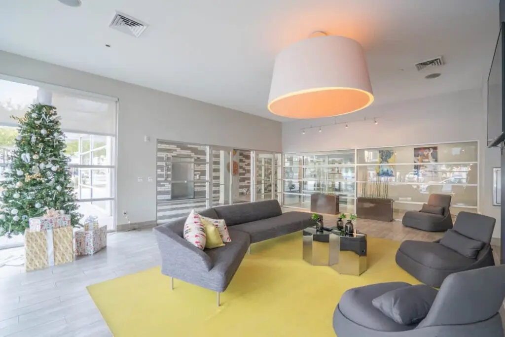 79a9babc f85d 4f 59IXe.jpg