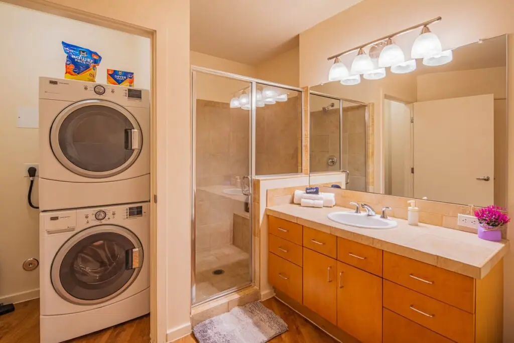 80ce1c1c 0355 46 j6kTU.jpg