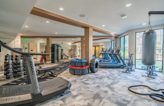 81402dac dd9c 40 eqc s.jpg