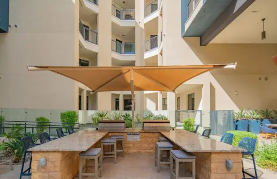 87275377 8a1b 44 N7M17.jpg