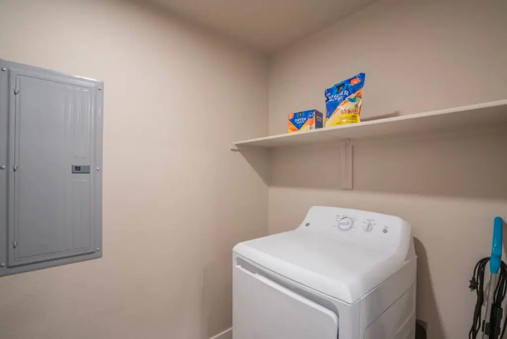 88234507 f4eb 49 0deE.jpg