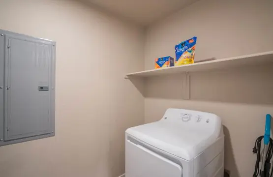 88234507 f4eb 49 0deE.jpg