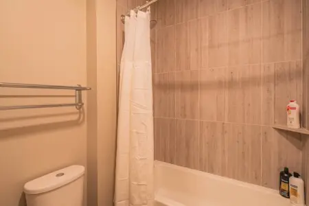 8987576e b641 4a TFy89.jpg